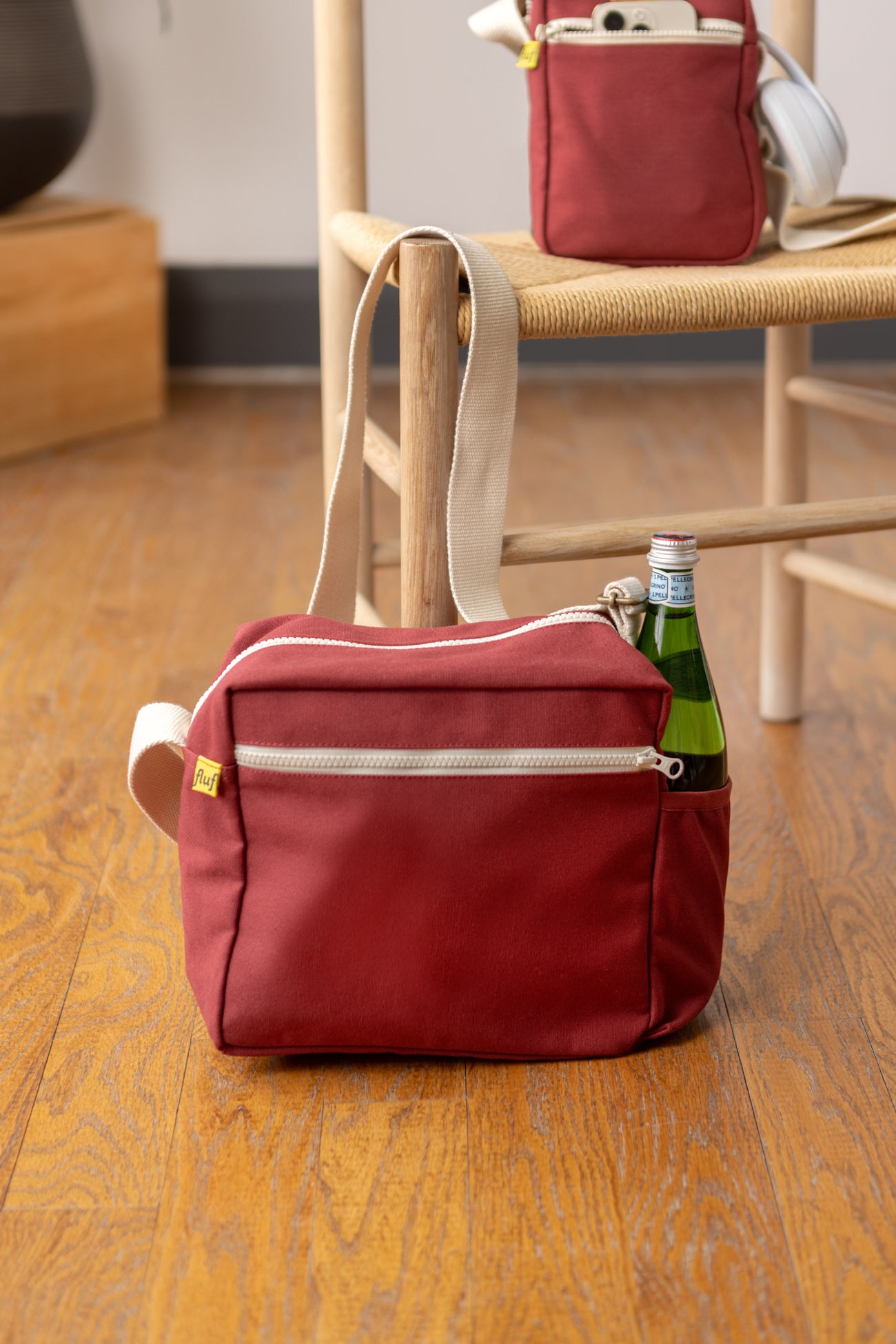 Vintage Burgundy lunch bag with Exterior water bottle pocket